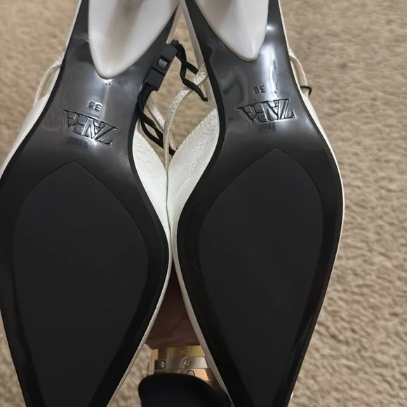 Zara Women's White Pointed-Toe Mules - Picture 3 of 4